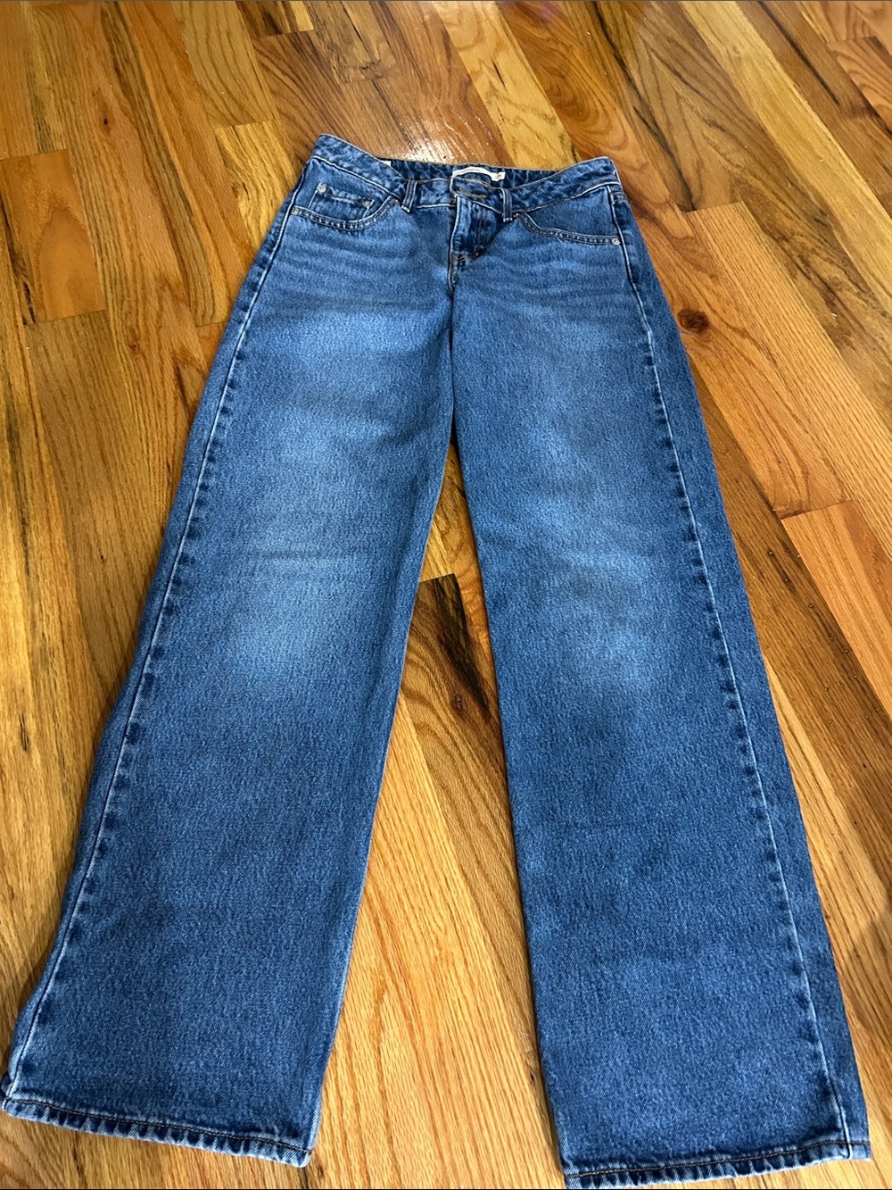 Levi’s Low Loose Classic Wide-Leg Women's Jeans in Medium Blue